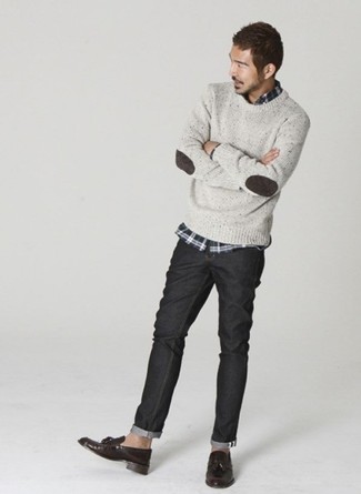 Comment porter un jean skinny avec des mocassins à pampilles