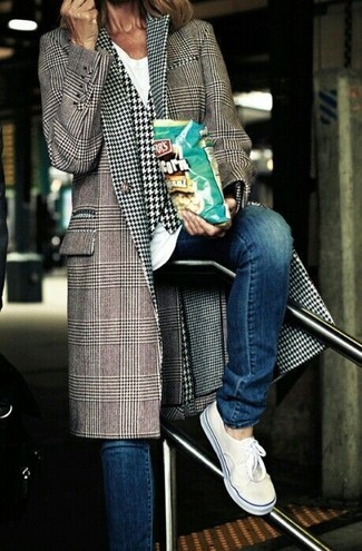 Comment porter des baskets avec une veste quand il fait froid