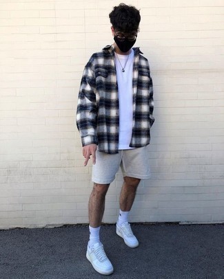 Comment porter des chaussettes pour un style relax quand il fait chaud à l'adolescence