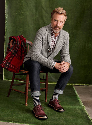 Comment porter des chaussettes en automne après 50 ans