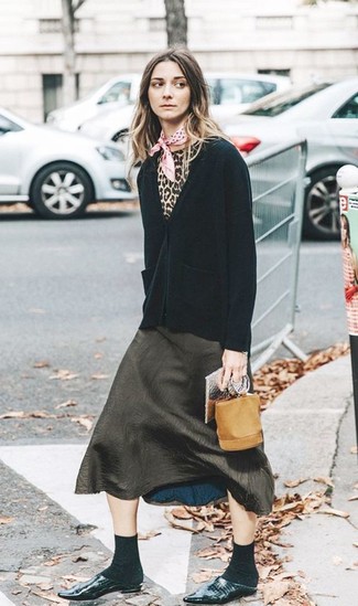 Comment porter des chaussettes avec des mules