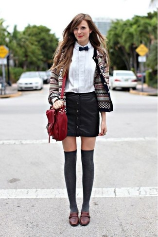 Comment porter des chaussettes avec une jupe