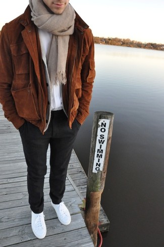Comment porter une veste en daim quand il fait chaud