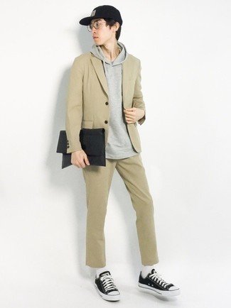 Comment porter un costume pour un style chic decontractés à l'adolescence