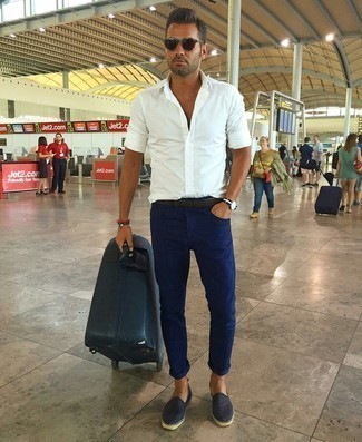 Comment porter une valise en été