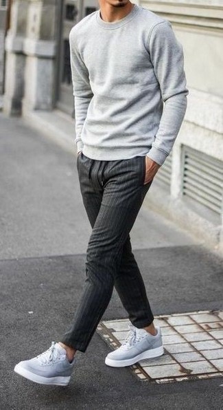 Pantalon chino à rayures verticales gris foncé Siksilk