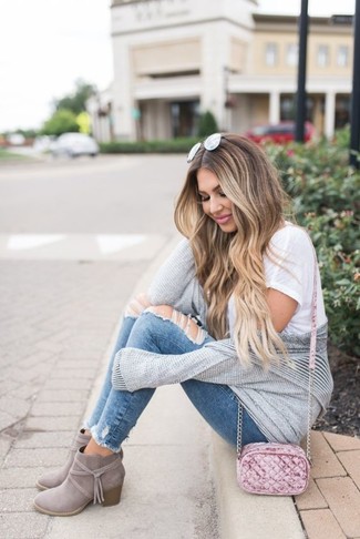 Comment porter un pull pour un style decontractés à 20 ans