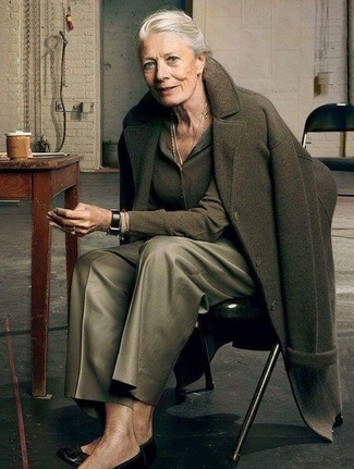 Comment porter un pull pour un style chic decontractés quand il fait chaud après 60 ans