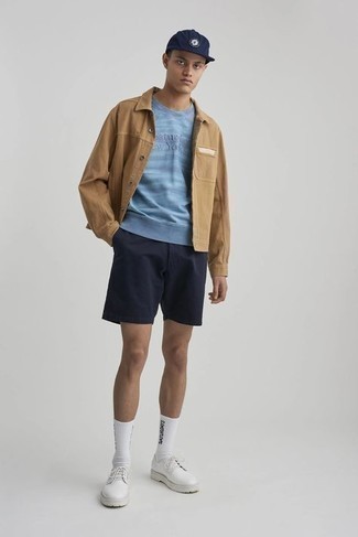 Comment porter un pull en été à l'adolescence