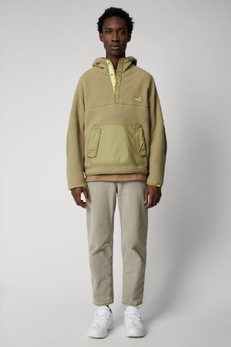 Comment porter un pull pour un style relax