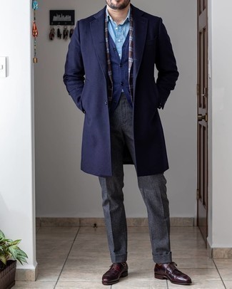 Comment porter un pull en v sans manches pour un style elégantes