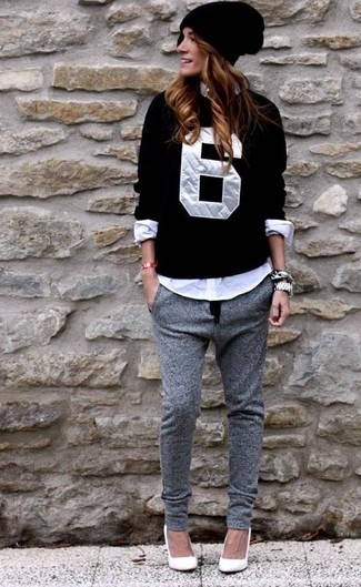 Comment porter un pantalon de jogging avec un pull à col rond