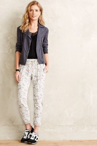 Comment porter un pantalon de jogging au printemps
