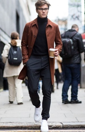 Comment porter un pantalon de jogging pour un style chic decontractés