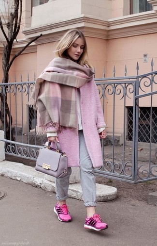 Comment porter un pantalon de jogging au printemps