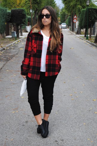 Comment porter un pantalon de jogging au printemps
