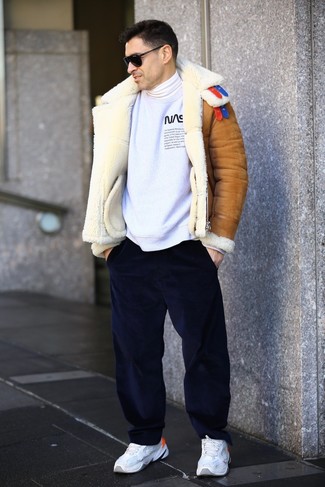 Comment porter un sweat-shirt en hiver