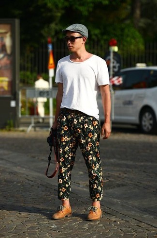 Pantalon chino à fleurs noir Asos