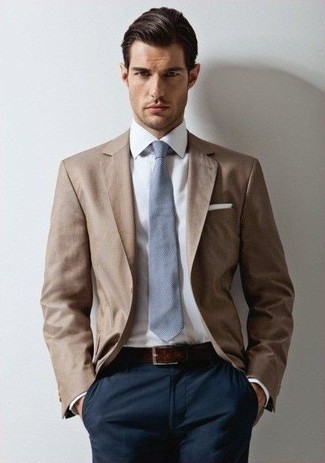 Comment porter un blazer marron clair