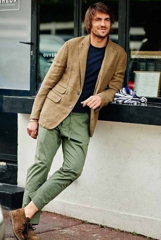 Comment porter un blazer marron clair
