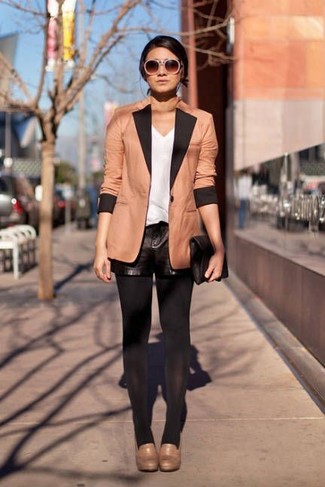 Comment porter un blazer marron clair