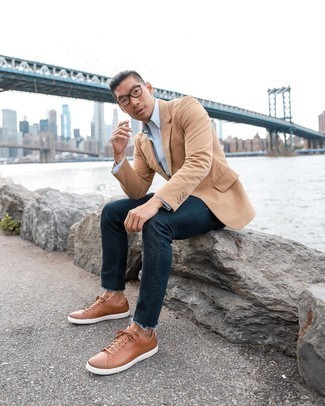 Comment porter un blazer marron clair