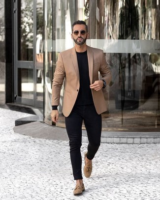 Comment porter un blazer marron clair