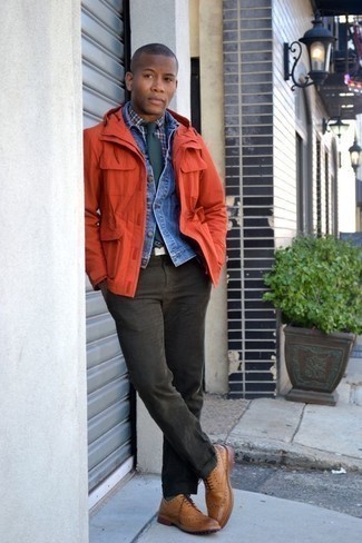 Comment porter des chaussures brogues marron clair pour un style chic decontractés en automne