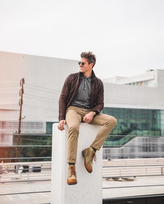 Comment porter des bottes en toile marron clair