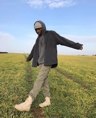 Comment porter des bottes en toile marron clair
