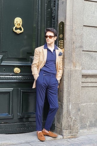 Comment porter un blazer à carreaux marron clair