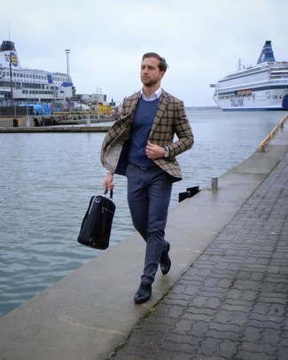 Comment porter un blazer à carreaux marron clair