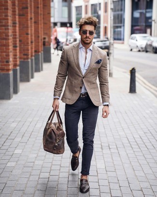 Comment porter un blazer à carreaux marron clair