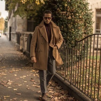 Comment porter un blazer à carreaux marron clair quand il fait froid