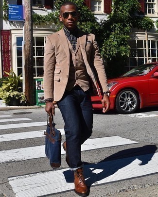 Comment porter un blazer en velours côtelé marron clair