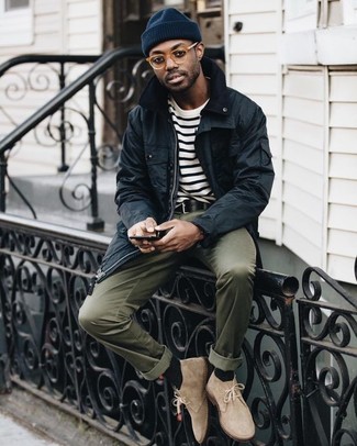 Comment porter des bottines chukka marron clair en automne