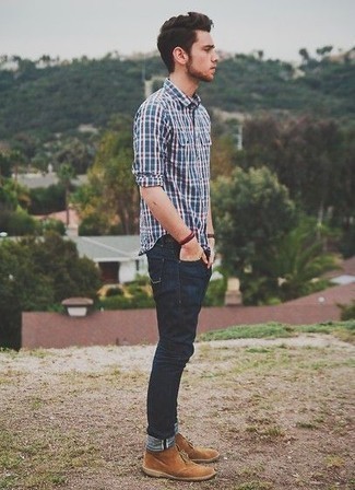 Comment porter des bottines chukka marron clair en automne
