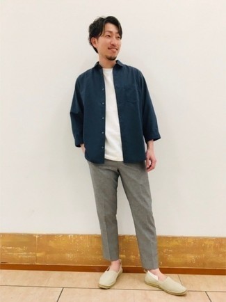 Comment porter des espadrilles marron clair quand il fait chaud