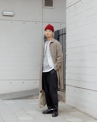 Comment porter un manteau en pied-de-poule marron clair