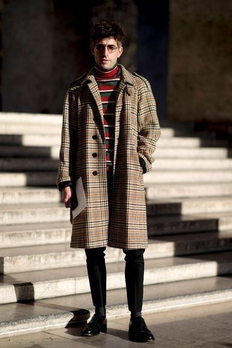 Comment porter un manteau en pied-de-poule marron clair