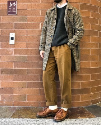 Comment porter un manteau en pied-de-poule marron clair