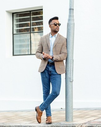 Comment porter un blazer en laine en pied-de-poule marron clair