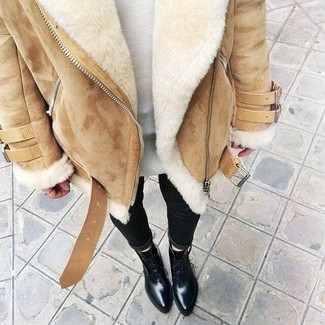 Comment porter une veste marron clair quand il fait froid