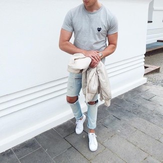 Comment porter une veste marron clair pour un style relax