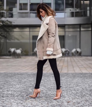 Comment porter une veste marron clair quand il fait froid