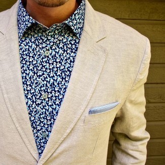 Comment porter une veste marron clair pour un style chic decontractés