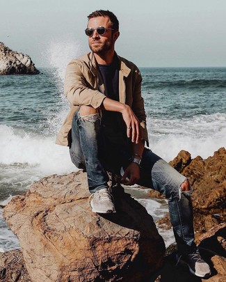 Comment porter une veste marron clair pour un style relax