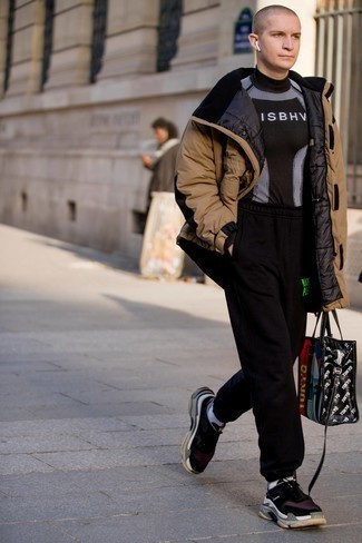 Comment porter une veste marron clair pour un style relax quand il fait froid