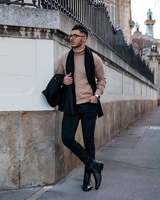Comment porter un pull à col roulé en laine en tricot marron clair