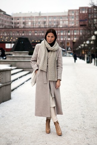 Comment porter des bottines en cuir marron clair